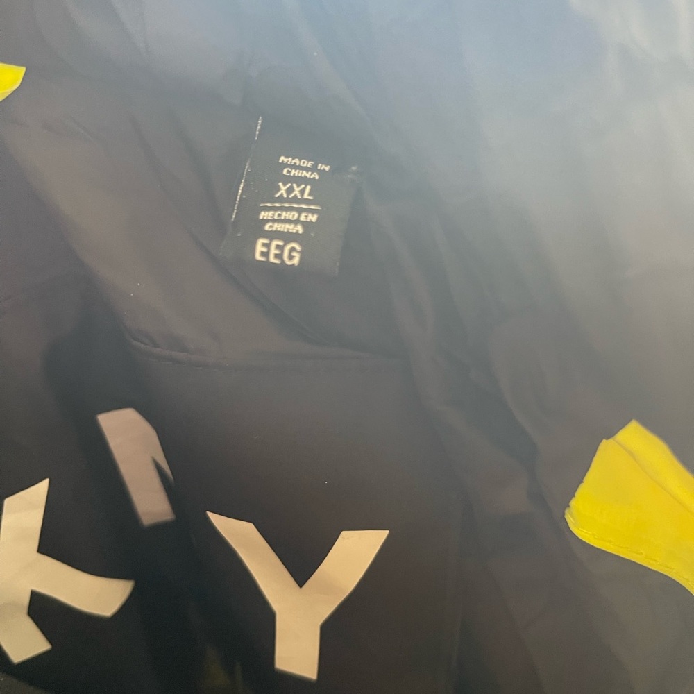 New unisex neon yellow DKNY winter coat. Size XXL - Picture 5 of 13